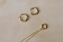 Load image into Gallery viewer, LAUREL - Simple French vintage minimalist criss-cross dainty interwoven entwine infinity twist rope wreath weave pendant gold necklace stack
