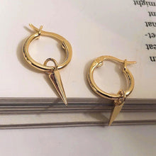 Load image into Gallery viewer, Dainty gold spike hoop, huggie dagger earring, triangle charm, pointy pyramid, boho style, small gold stacking earring, mini gold hoops, 925