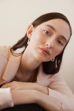 Load image into Gallery viewer, Croissant dome ring, chunky gold ring, shell spiral, fine twist, thick band, statement vintage, crescent Dôme, signet bold wreath 4 5 6 7 8