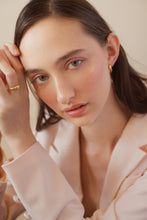 Load image into Gallery viewer, Croissant dome ring, chunky gold ring, shell spiral, fine twist, thick band, statement vintage, crescent Dôme, signet bold wreath 4 5 6 7 8